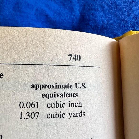 Websters New explorer Spanish to English Dictionary - Picture 3 of 4